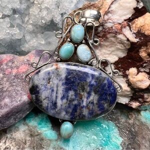 Sodalite & larimar pendant